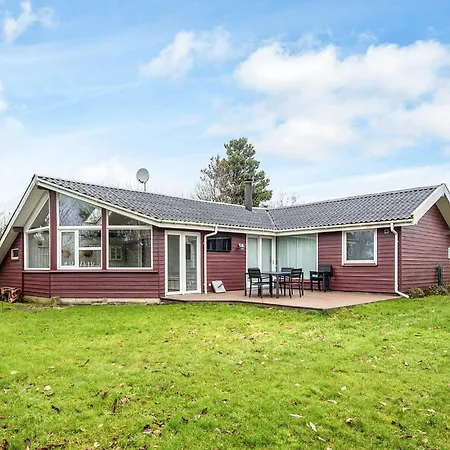 Bambivej Holiday home Fjerbaek
